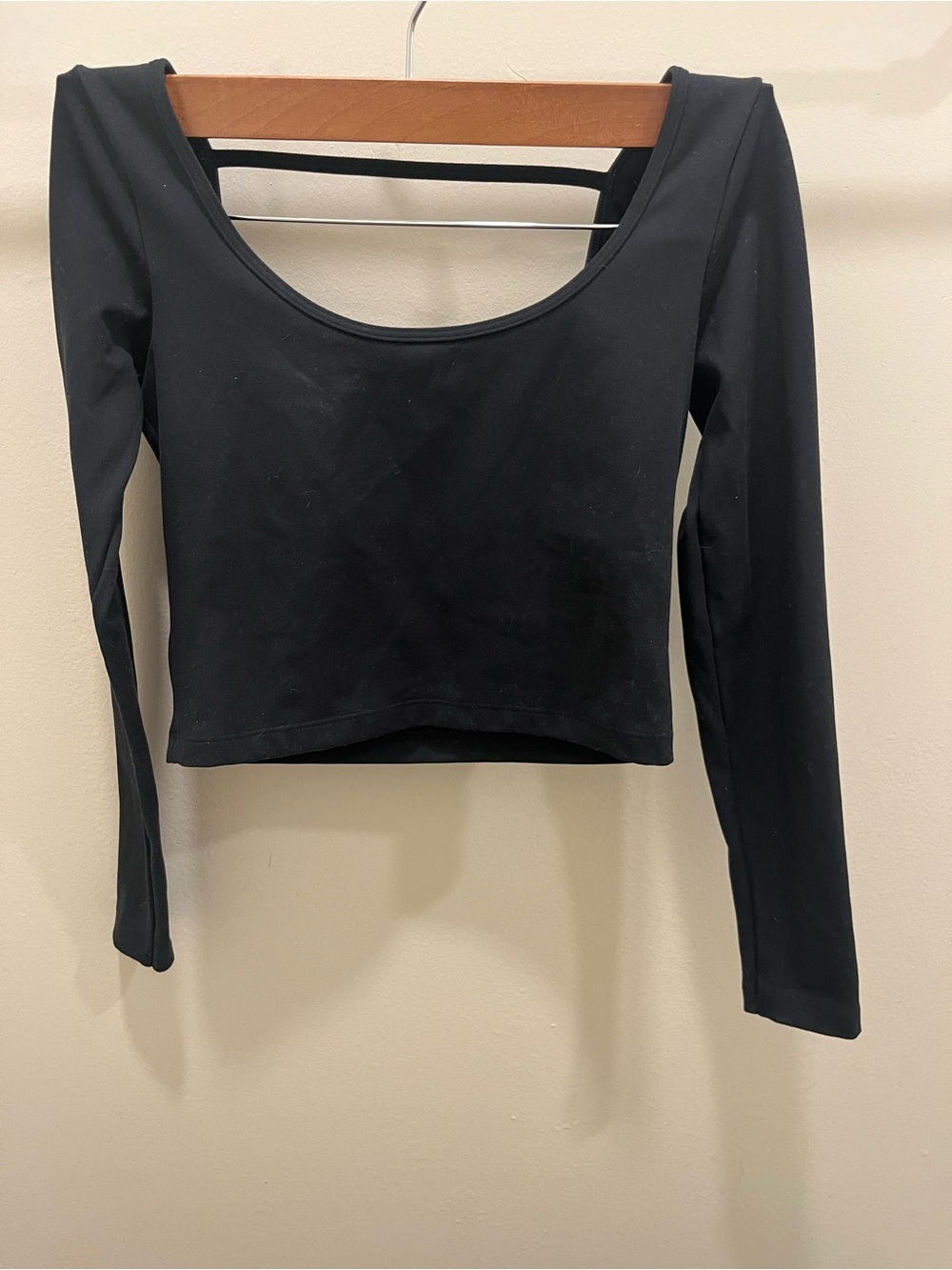 Golly Hicks Women's Active Black Long Sleeve Scoop Crop Top - Size S